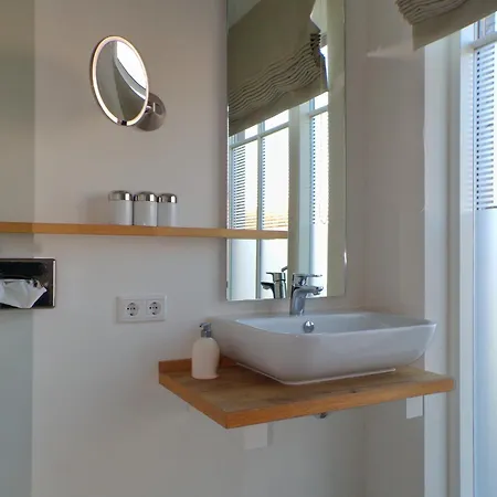 Reetdorf Geltinger Birk Atelierhaus Morsezeichen Holiday home *